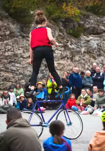 spectacle Tricycle, par la Compagnie Capharna&uuml;m