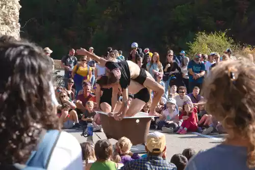 Cirque Compost un trio acrobatique